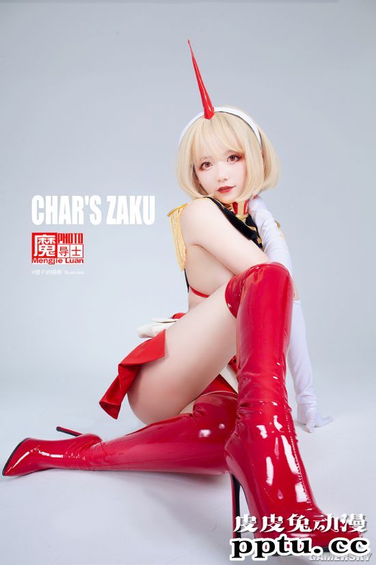 双份的机甲美少女Cos 共庆高达模型40周年