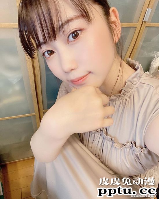 超乎想象的肉感身材 日本女大学生兼职拍写真