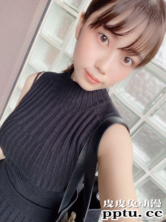 超乎想象的肉感身材 日本女大学生兼职拍写真