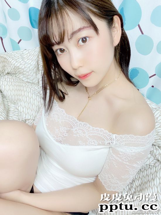 超乎想象的肉感身材 日本女大学生兼职拍写真