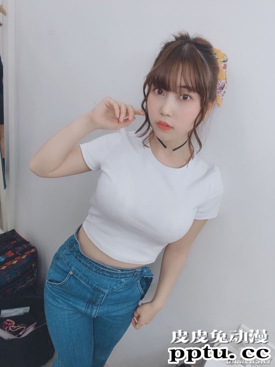 超乎想象的肉感身材 日本女大学生兼职拍写真