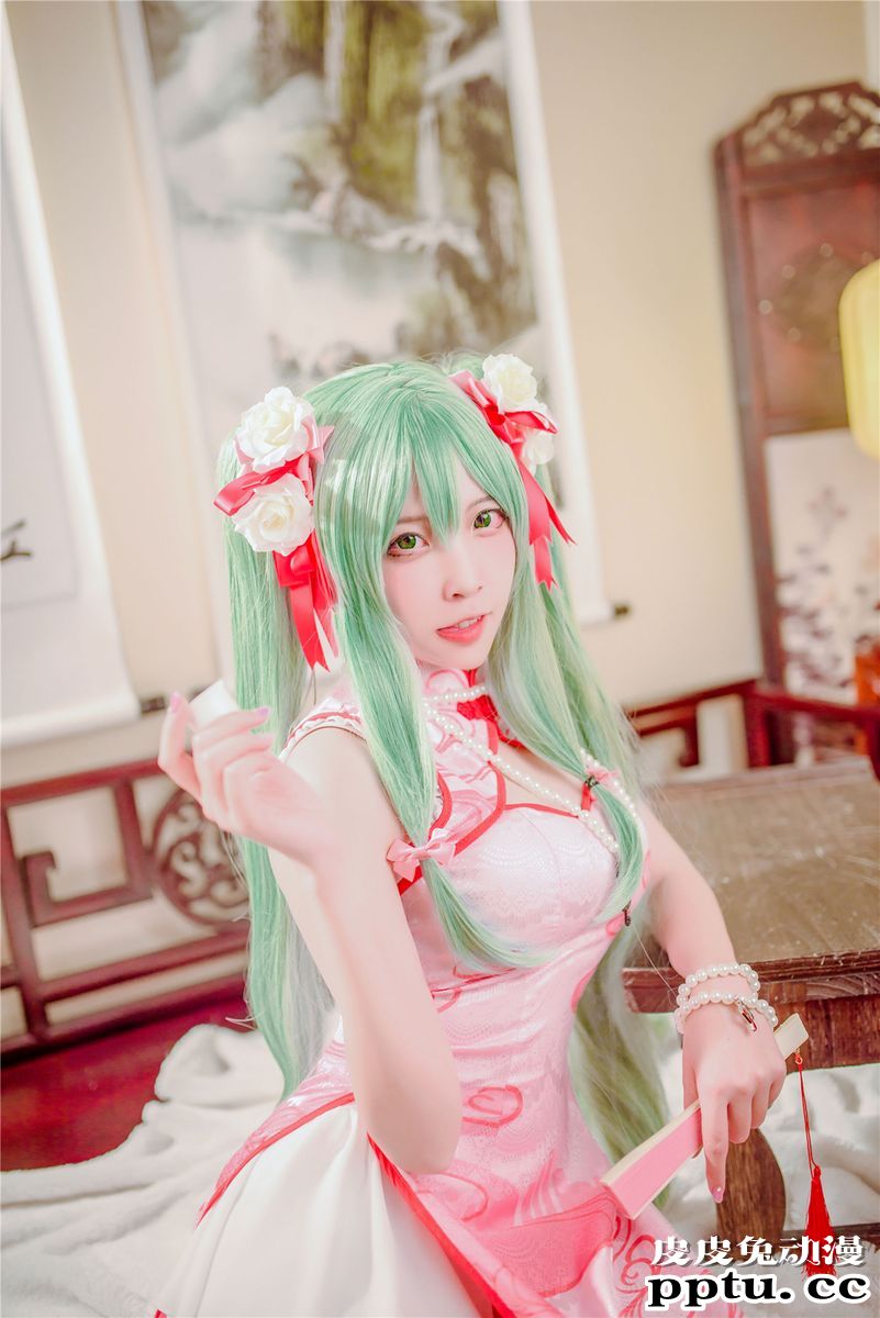 清纯萌妹子猫女郎装扮COSPLAY风之领域纯白主题性感美图