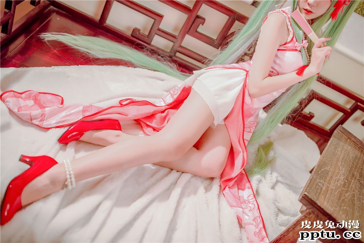 清纯萌妹子猫女郎装扮COSPLAY风之领域纯白主题性感美图