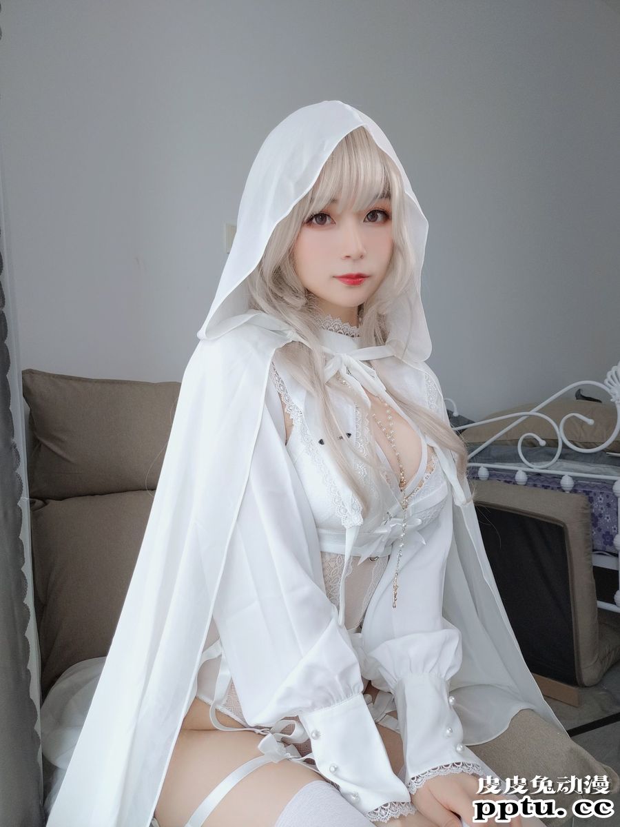 微博网红COSER白银81头戴纱巾COSPLAY纯白圣女写真集