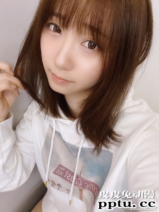 伊织萌黑丝旗袍COS美照 性感身材一览无余