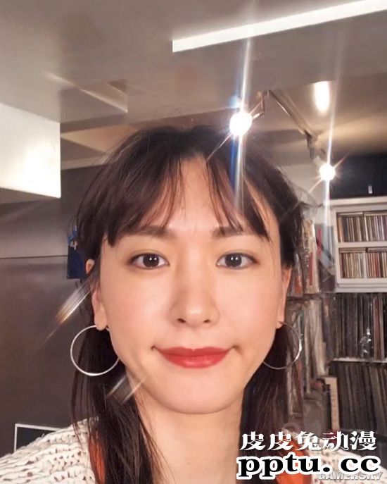 新垣结衣自拍技术堪比直男 求求女神放下手机