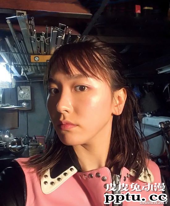 新垣结衣自拍技术堪比直男 求求女神放下手机