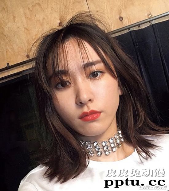 新垣结衣自拍技术堪比直男 求求女神放下手机