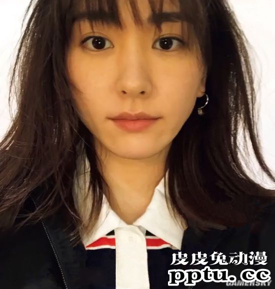 新垣结衣自拍技术堪比直男 求求女神放下手机