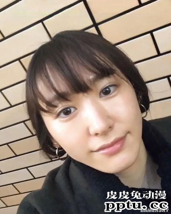 新垣结衣自拍技术堪比直男 求求女神放下手机