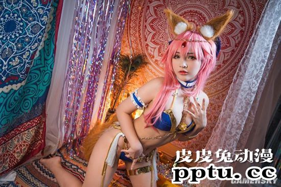 越南小姐姐COS《生化3》吉尔 抹胸短裙太吸睛