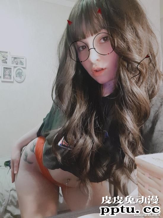 扭腰姿势引人遐想 高喊真香的西班牙辣姊Mimo-皮皮兔动漫