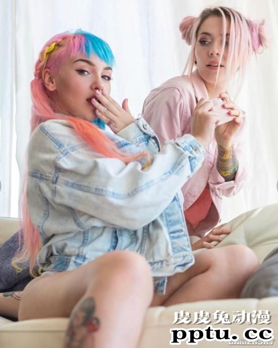 扭腰姿势引人遐想 高喊真香的西班牙辣姊Mimo