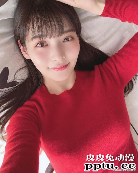 声优上坂堇写真集加印 身材出众的成熟政委美照