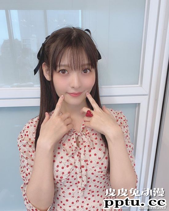 声优上坂堇写真集加印 身材出众的成熟政委美照