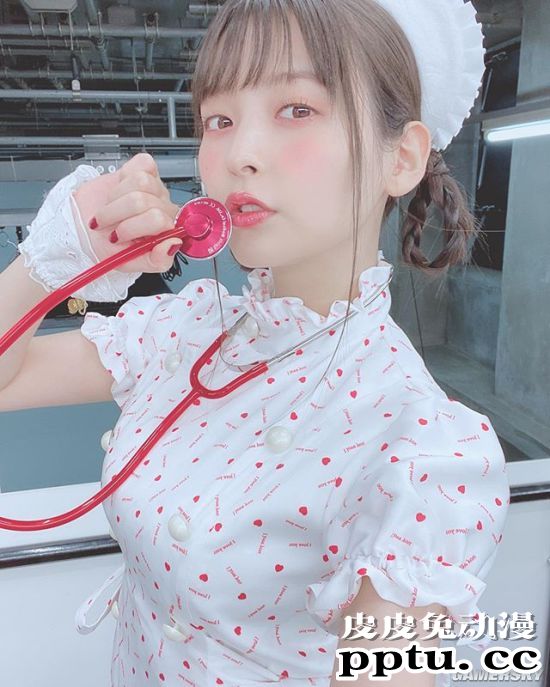 声优上坂堇写真集加印 身材出众的成熟政委美照