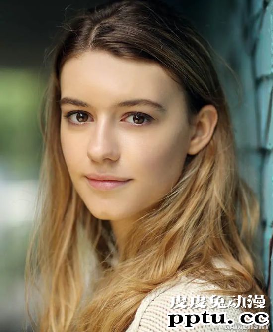 神似性转版“钢铁侠”？因美剧爆红的英国女星