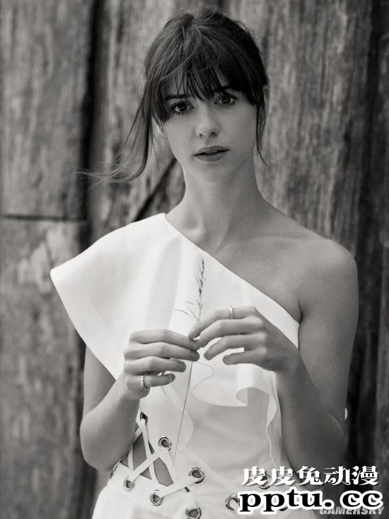 神似性转版“钢铁侠”？因美剧爆红的英国女星