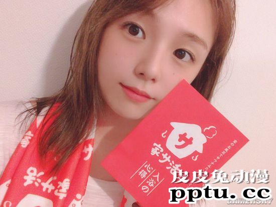 篠崎爱再登杂志封面写真 回顾童颜美体特辑