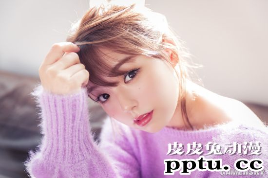 篠崎爱再登杂志封面写真 回顾童颜美体特辑