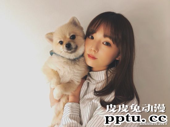 篠崎爱再登杂志封面写真 回顾童颜美体特辑