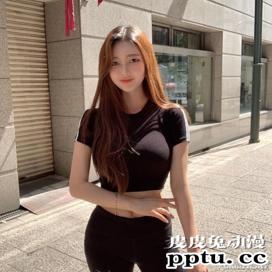 优雅气质配紧致曲线 身材绝赞的韩国正妹s_ylll