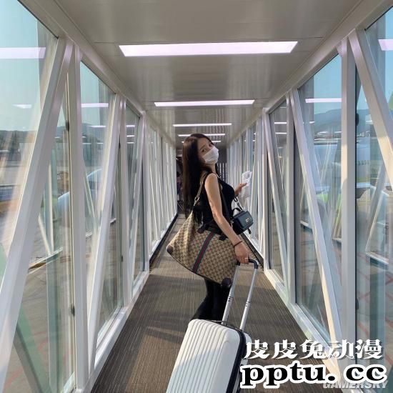 优雅气质配紧致曲线 身材绝赞的韩国正妹s_ylll