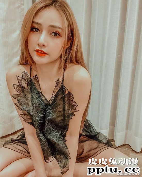 大胆豪放的越南女DJ 白皙正妹常拍火辣美照