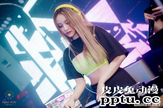 大胆豪放的越南女DJ 白皙正妹常拍火辣美照