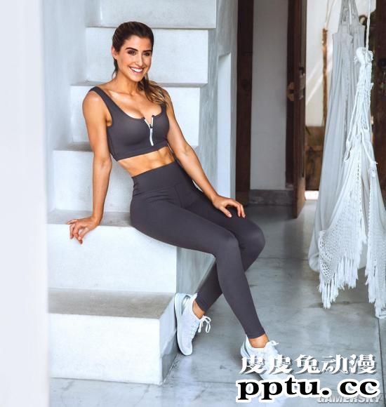 这身材绝对保真 六块腹肌的南非辣模Claudia Jovanovski