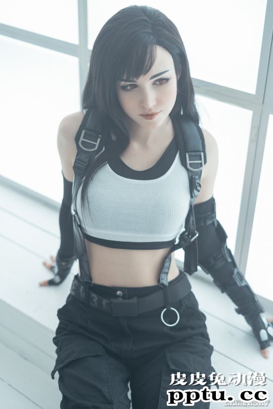 俄妹COS《FF7RE》蒂法 性感与帅气兼顾的女神-皮皮兔动漫