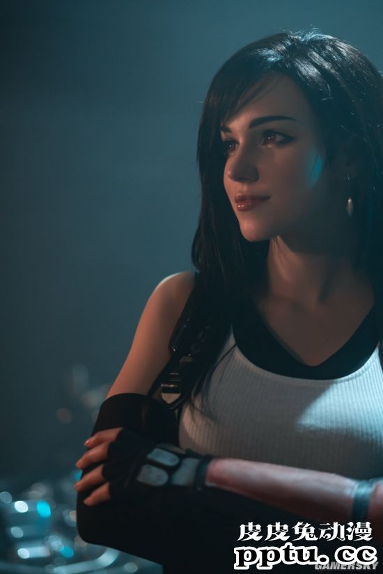 俄妹COS《FF7RE》蒂法 性感与帅气兼顾的女神