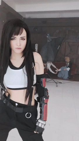 俄妹COS《FF7RE》蒂法 性感与帅气兼顾的女神