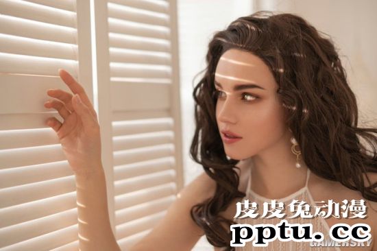 俄妹COS《FF7RE》蒂法 性感与帅气兼顾的女神