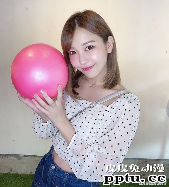 清纯短发的澎湃尺寸 日本第一大学生复出写真照