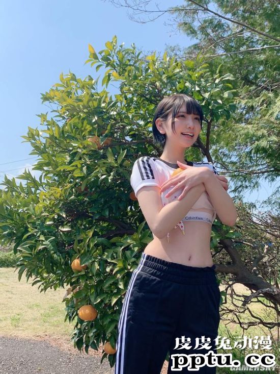 日本2.5次元写真偶像 泳衣与制服两开花-皮皮兔动漫