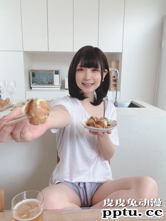 日本2.5次元写真偶像 泳衣与制服两开花