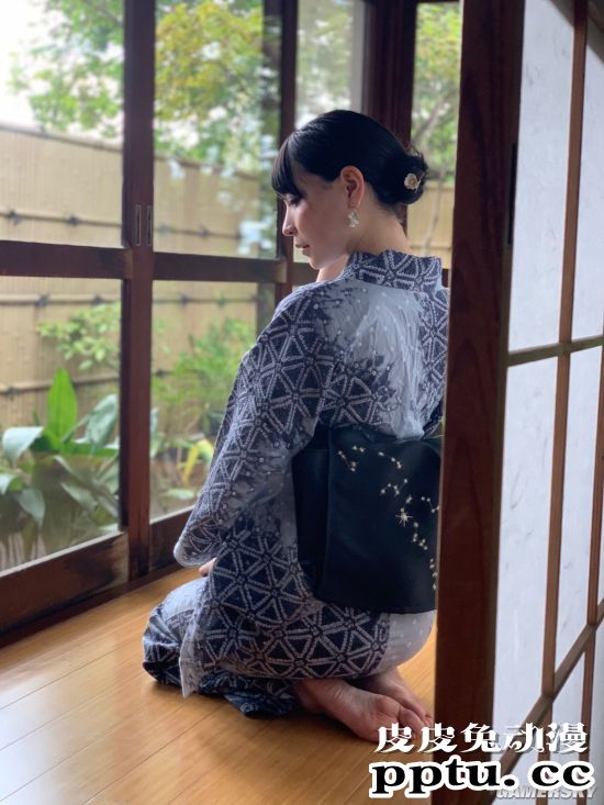 日本2.5次元写真偶像 泳衣与制服两开花