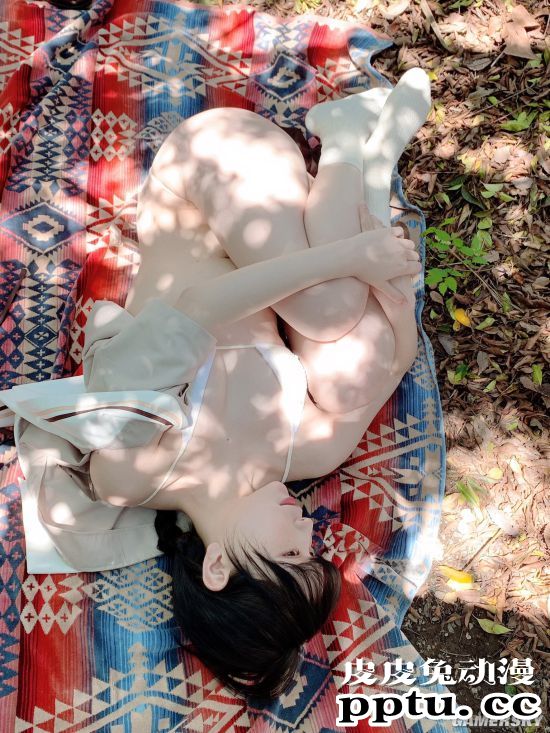 日本2.5次元写真偶像 泳衣与制服两开花