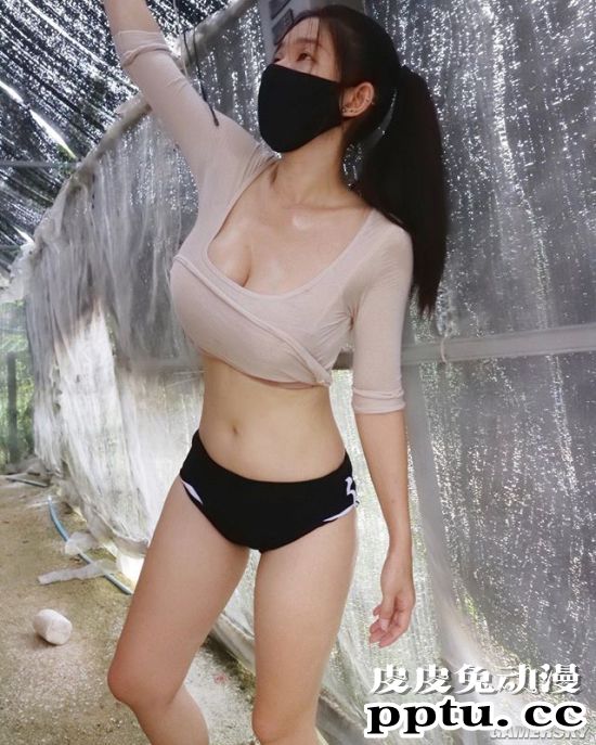 圆形弧度的爆裂身材 喜欢戴口罩的泰国DJ正妹