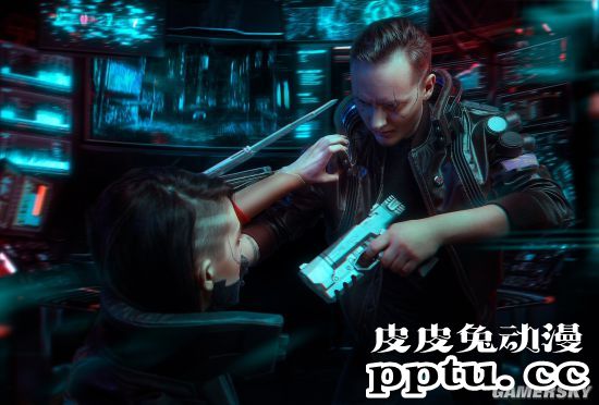 俄夫妻COS《赛博朋克2077》V 针锋相对的男女主角