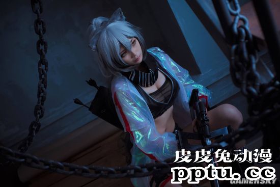 新加坡美腿正妹COSER 妖娆曲线让人倍感热情-皮皮兔动漫