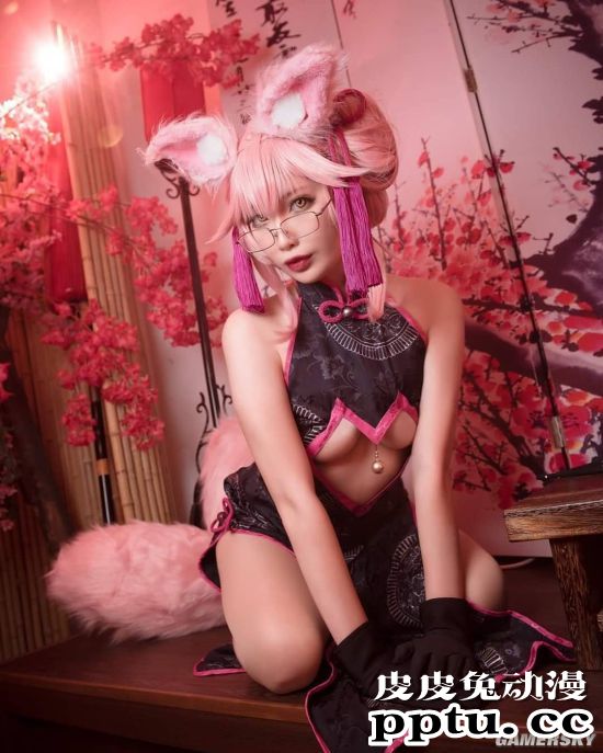 新加坡美腿正妹COSER 妖娆曲线让人倍感热情