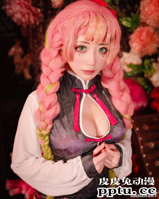 新加坡美腿正妹COSER 妖娆曲线让人倍感热情