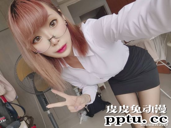 新加坡美腿正妹COSER 妖娆曲线让人倍感热情