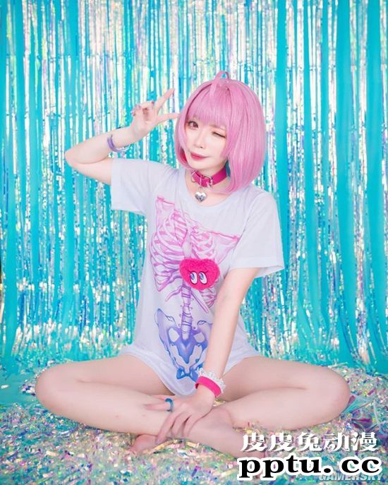 新加坡美腿正妹COSER 妖娆曲线让人倍感热情