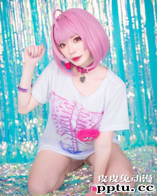 新加坡美腿正妹COSER 妖娆曲线让人倍感热情