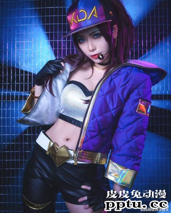 新加坡美腿正妹COSER 妖娆曲线让人倍感热情