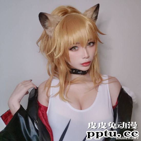 新加坡美腿正妹COSER 妖娆曲线让人倍感热情
