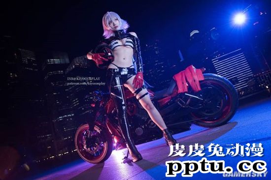 新加坡美腿正妹COSER 妖娆曲线让人倍感热情